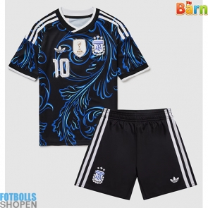 Billiga Argentina Lionel Messi #10 Bortatröja Barn VM 2026 Kortärmad (+ Korta byxor)
